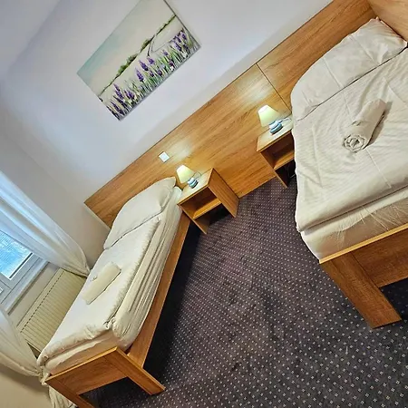 Motorest-pension U Hrachu,s.r.o. 3*