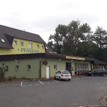 Motorest-pension U Hrachu,s.r.o. *