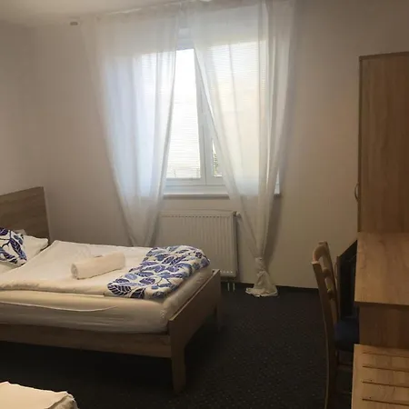 Motorest-pension U Hrachu,s.r.o. Gæstehus 3*