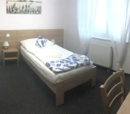 Motorest-pension U Hrachu,s.r.o. Gæstehus 3*